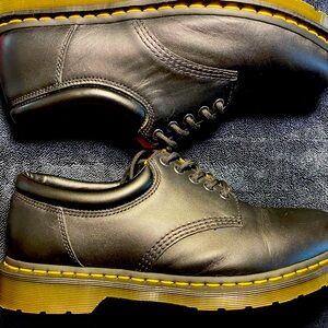 Dr.Martens 8053 Black Lace up Men Casual Shoe. This shoes is in great condition.
